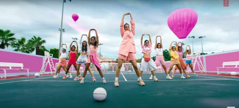 Ipsitaa dancing with other actors in pink clothes